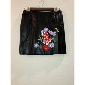 H&M Size US 6 Black Faux Leather Floral Embroidered Mini Raw Hem Biker Skirt